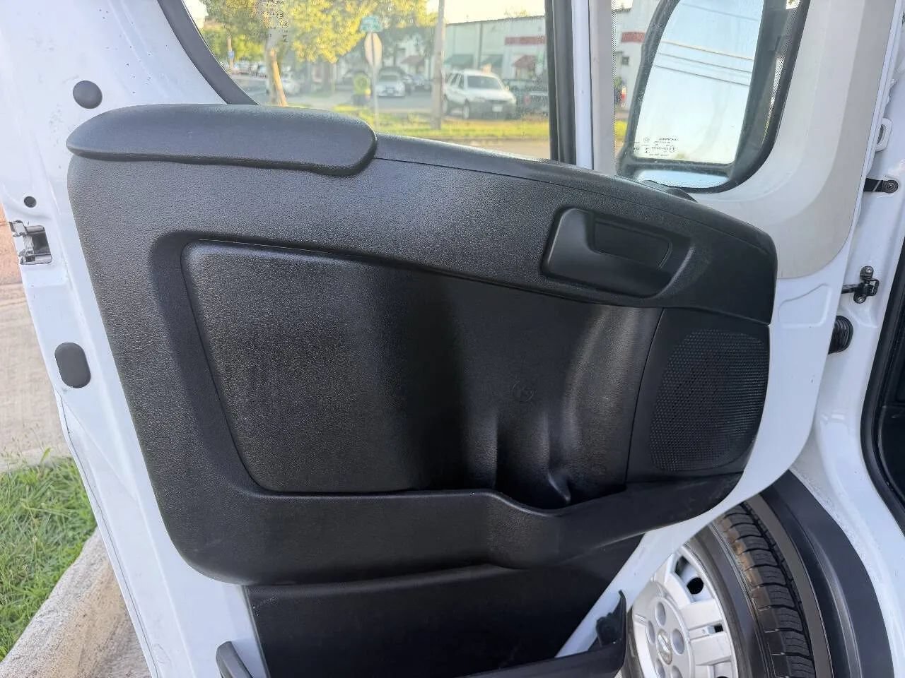Used 2014 RAM ProMaster 3500 w/ Interior Convenience Group FWD image 17