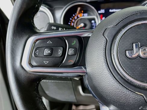 Used 2021 Jeep Wrangler Unlimited Sahara AWD/4WD image 15