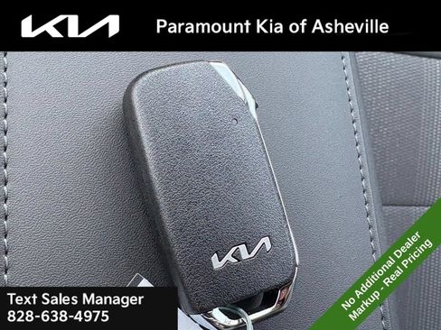 New 2026 Kia Niro EX FWD image 28