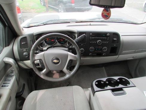 Used 2014 Chevrolet Silverado 2500 LT w/ Interior Plus Package AWD/4WD image 12
