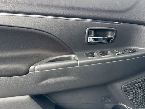 Used 2025 Mitsubishi Outlander Sport ES AWD/4WD image 11