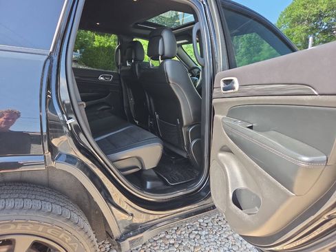 Used 2019 Jeep Grand Cherokee Altitude AWD/4WD image 21
