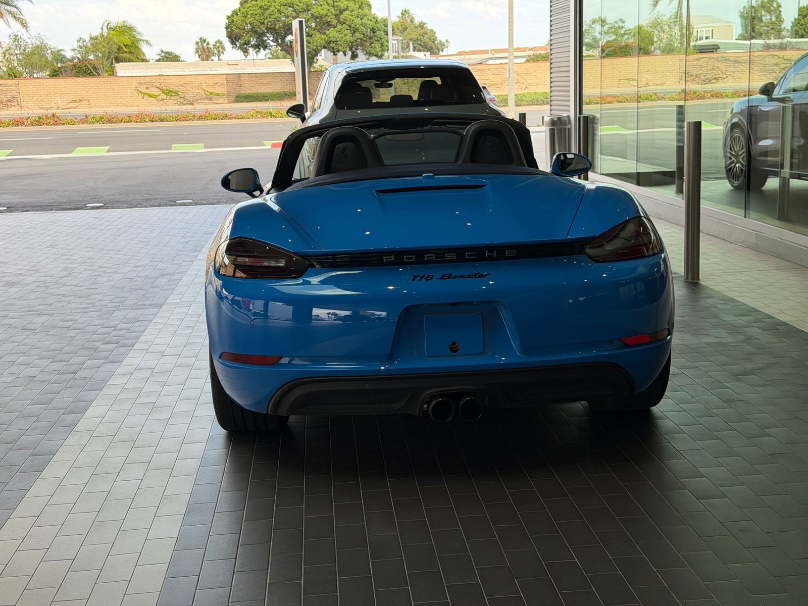 Certified 2024 Porsche 718 Boxster RWD image 12