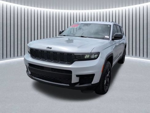 Used 2024 Jeep Grand Cherokee L Laredo AWD/4WD image 14
