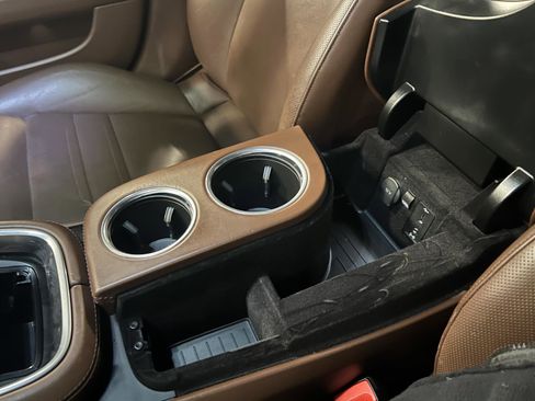 Used 2020 Porsche Panamera 4S image 21