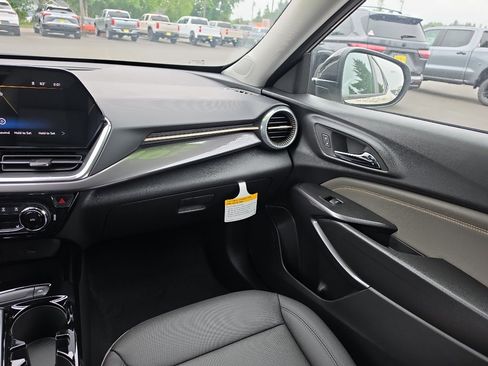 New 2026 Chevrolet Trax ACTIV w/ Driver Confidence Package FWD image 22