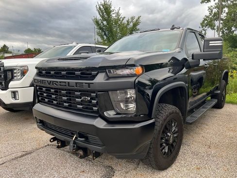 Used 2022 Chevrolet Silverado 2500 W/T AWD/4WD image 2