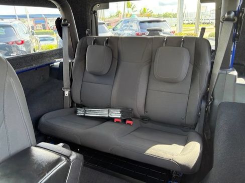Used 2018 Jeep Wrangler Sport AWD/4WD image 14