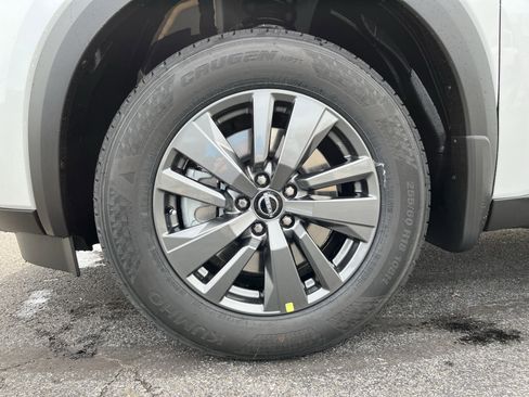 New 2025 Nissan Pathfinder SV w/ SV Premium Package image 12