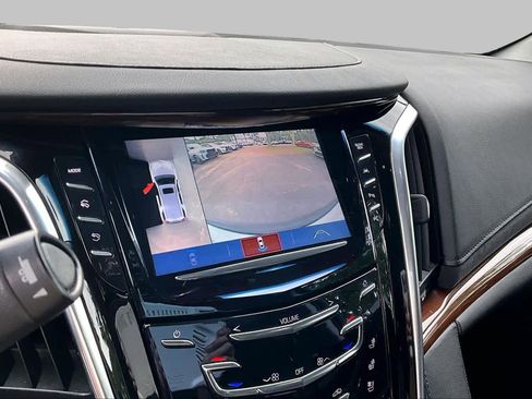 Used 2019 Cadillac Escalade ESV Luxury AWD/4WD image 26