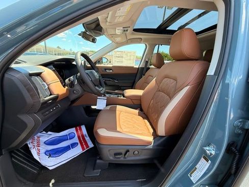 New 2026 Nissan Pathfinder Platinum AWD/4WD image 11