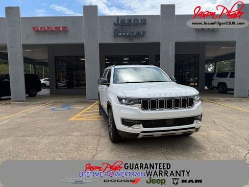 Used 2024 Jeep Wagoneer Series II w/ Flexible Seating Group RWD image 1
