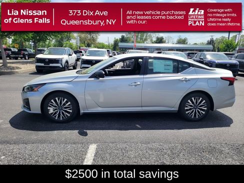 New 2025 Nissan Altima 2.5 SV image 6