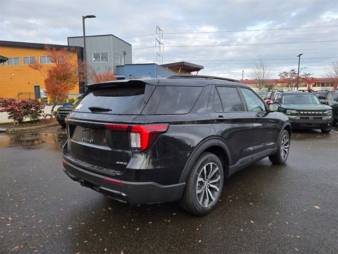 New 2026 Ford Explorer ST-Line image 5