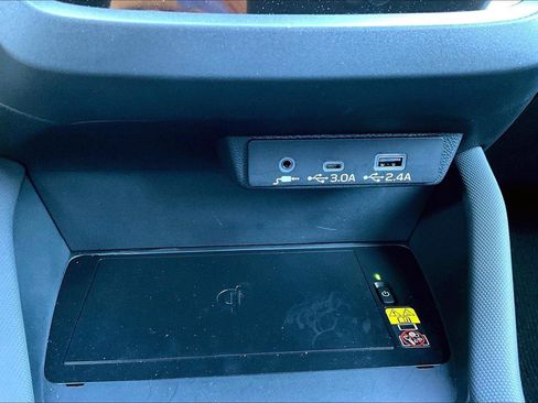 Used 2025 Subaru Forester Limited image 28