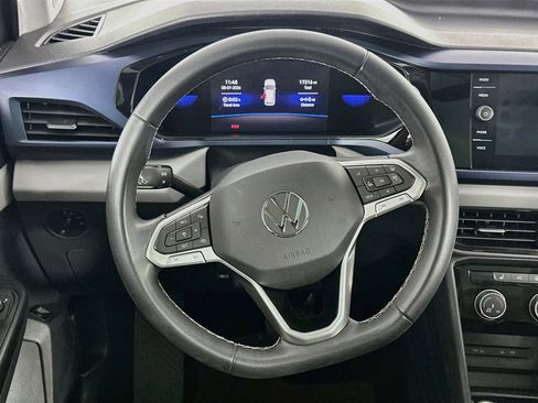 Used 2023 Volkswagen Taos SE w/ Panoramic Sunroof Package FWD image 18