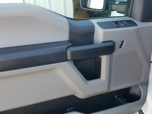 Used 2022 Ford F250 XL w/ Power Equipment Group image 20