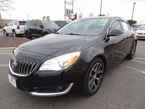 Used 2017 Buick Regal Sport Touring image 8