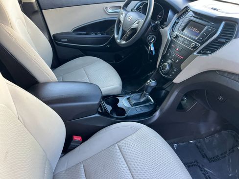 Used 2017 Hyundai Santa Fe Sport image 16