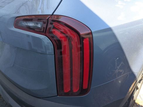 Certified 2022 Kia Telluride EX w/ EX Premium Package image 9