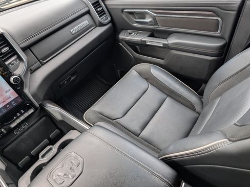 Used 2025 RAM 1500 Laramie AWD/4WD image 11