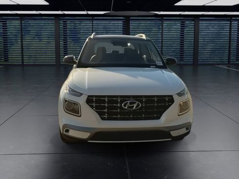 Used 2026 Hyundai Venue SEL image 3