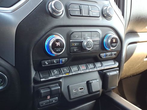 Used 2021 GMC Sierra 1500 SLT w/ SLT Premium Package image 18