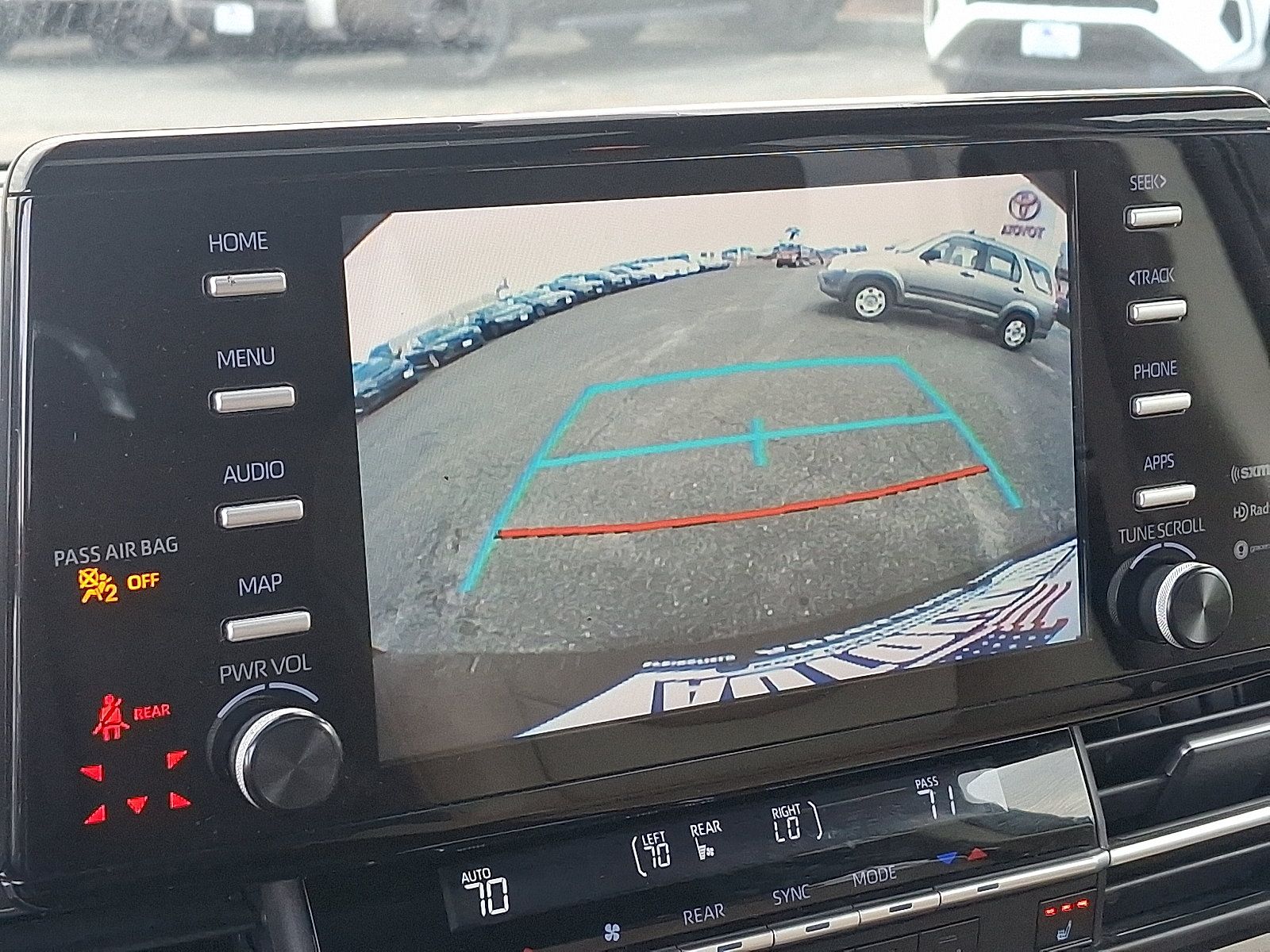 Used 2021 Toyota Sienna XLE AWD/4WD image 19