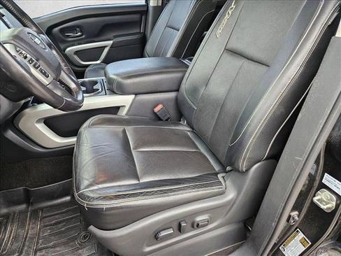 Used 2019 Nissan Titan PRO-4X w/ Pro-4x Convenience Package image 15