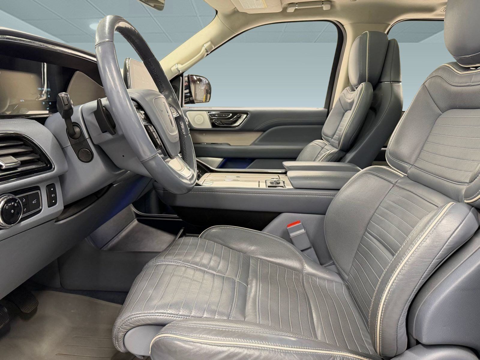 Used 2020 Lincoln Navigator L Black Label AWD/4WD image 4