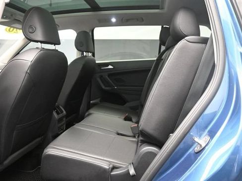 Used 2020 Volkswagen Tiguan SEL FWD image 21
