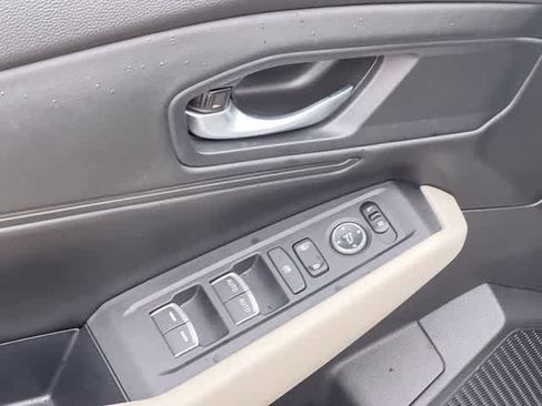 Certified 2025 Honda Accord SE image 30