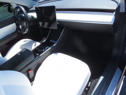 Used 2019 Tesla Model 3 Mid Range RWD image 27