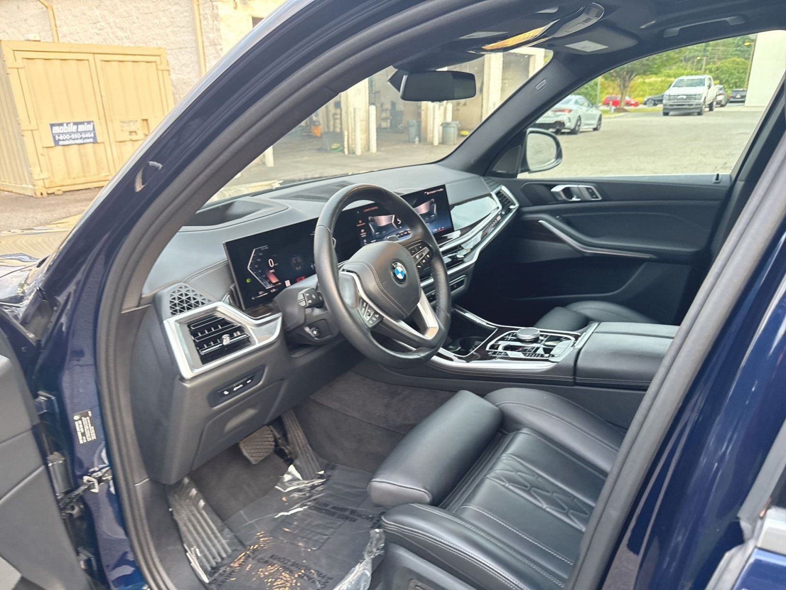 Used 2024 BMW X5 xDrive40i w/ Premium Package AWD/4WD image 11