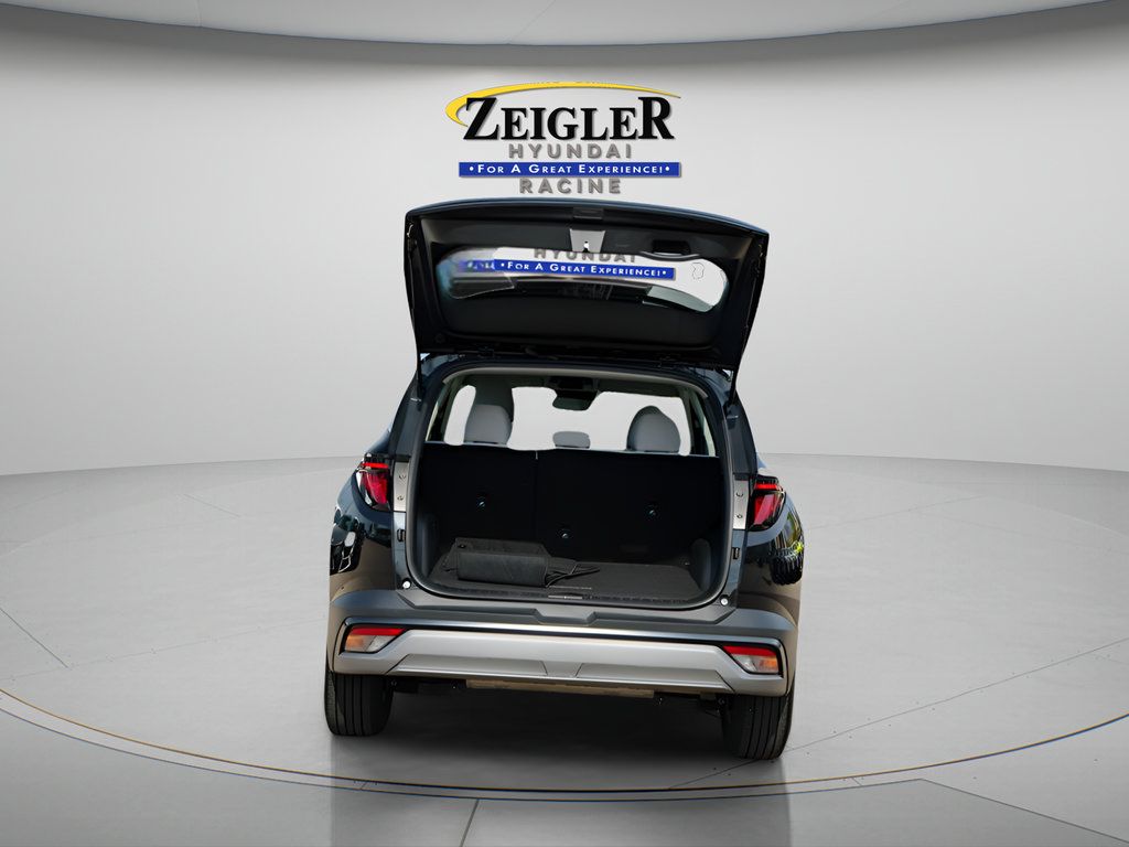 Certified 2026 Hyundai Tucson SE FWD image 10