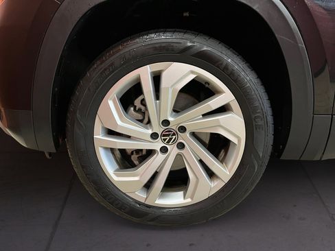 Certified 2022 Volkswagen Atlas SE w/ Panoramic Sunroof Package image 18