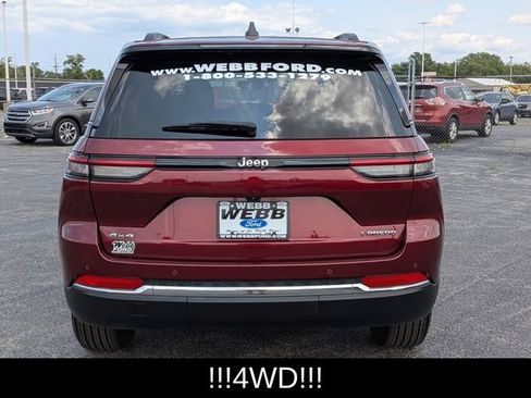 Used 2023 Jeep Grand Cherokee Laredo AWD/4WD image 7