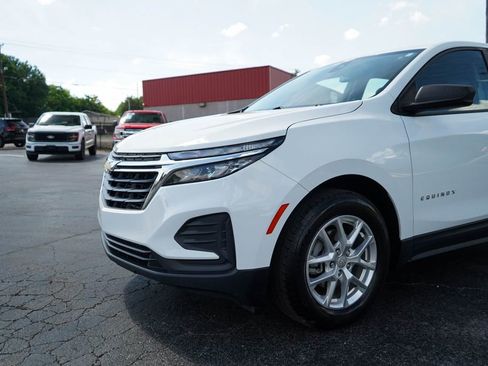 Used 2022 Chevrolet Equinox LS FWD image 16