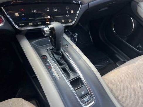 Used 2018 Honda HR-V EX image 26