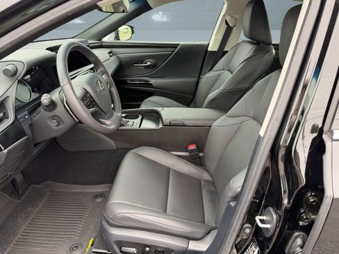 Used 2024 Lexus ES 300h w/ Premium Package FWD image 5