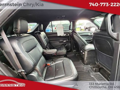 Used 2020 Ford Explorer XLT w/ Equipment Group 202A AWD/4WD image 23