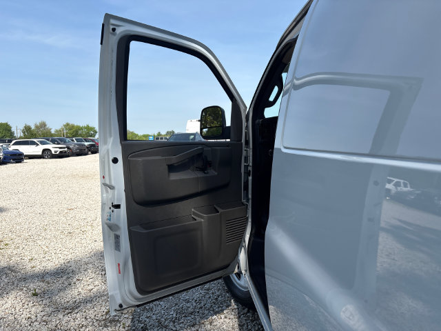 Certified 2025 GMC Savana 2500 w/ Driver Convenience Package RWD image 16