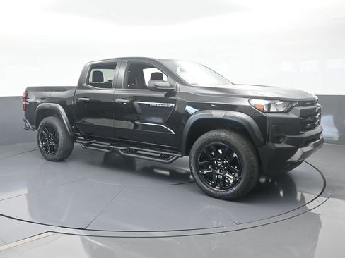 Used 2024 Chevrolet Colorado Trail Boss image 8