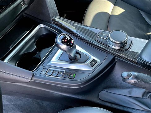 Used 2018 BMW M4 Coupe image 18