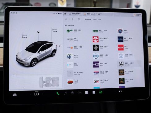 Used 2022 Tesla Model Y Long Range AWD/4WD image 28