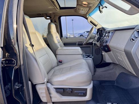 Used 2010 Ford F250 Lariat image 10