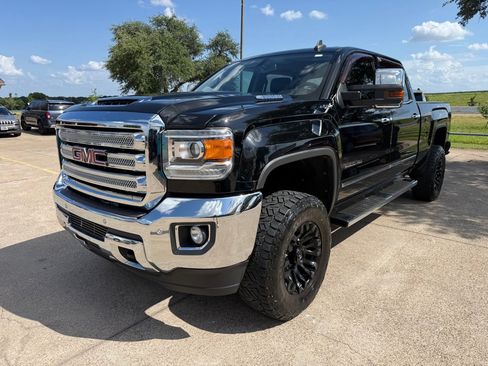 Used 2019 GMC Sierra 2500 SLT AWD/4WD image 3