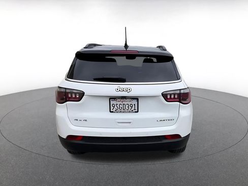 Used 2025 Jeep Compass Limited image 12