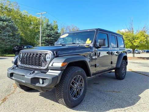 Used 2024 Jeep Wrangler Sport S image 3