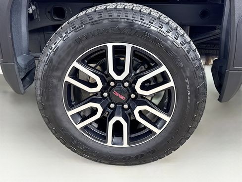Used 2026 GMC Sierra 1500 AT4 w/ AT4 Premium Package AWD/4WD image 33